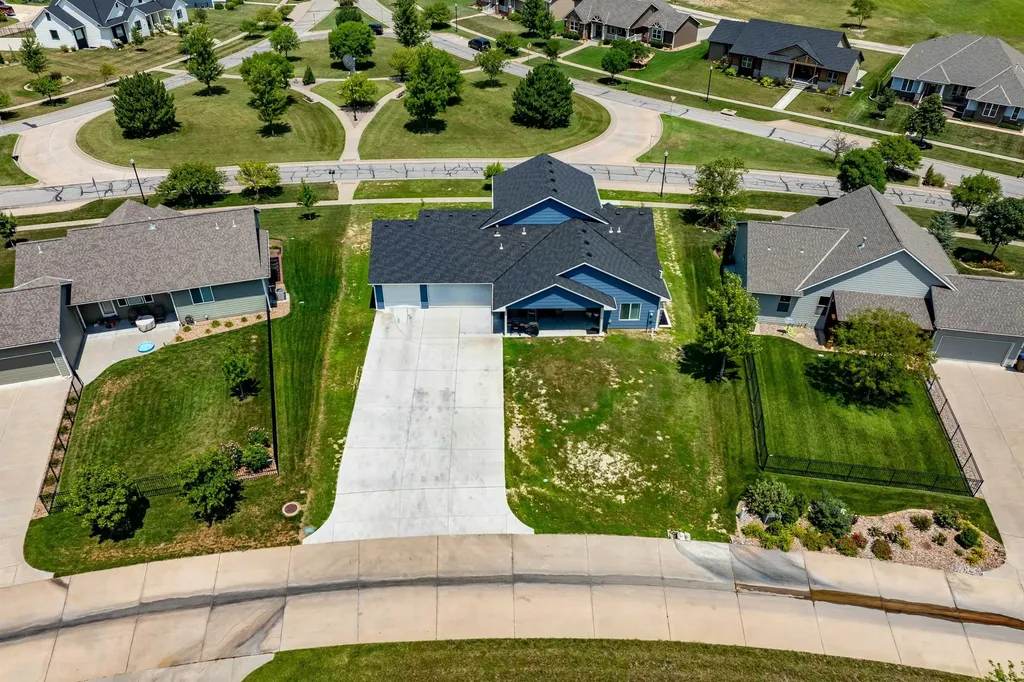 6733 E Central Park Avenue Bel Aire KS 67226