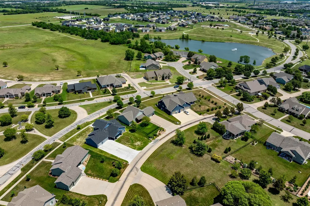 6733 E Central Park Avenue Bel Aire KS 67226