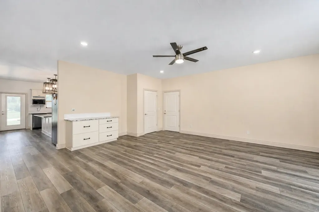 6733 E Central Park Avenue Bel Aire KS 67226