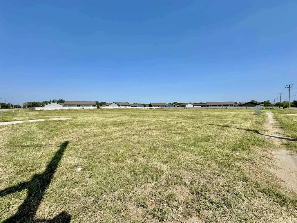 5515 S Seneca Wichita KS 67217