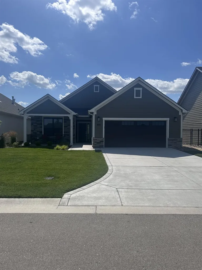 135 S Heritage Way Andover KS 67002