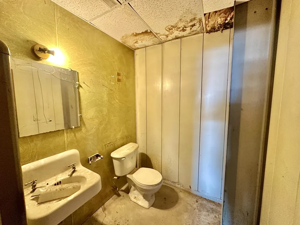 203 W Dean Burrton KS 67020