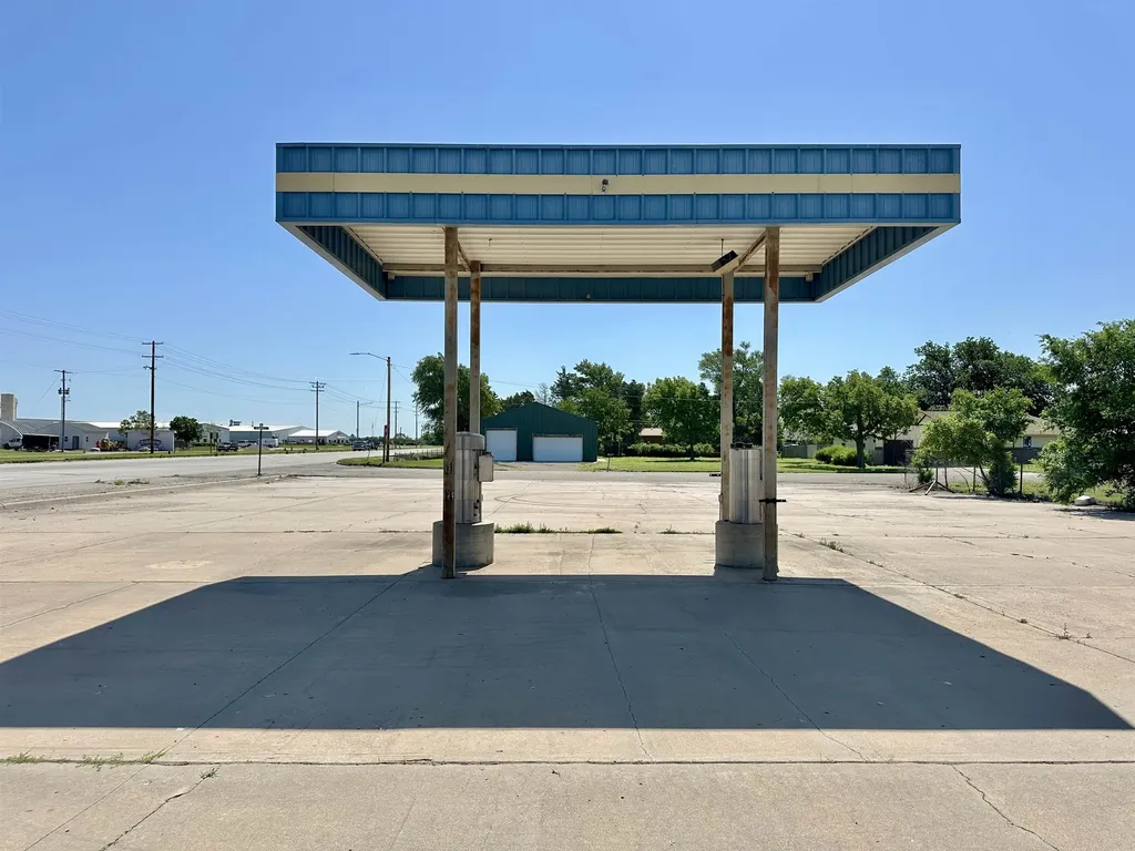 123 W Dean Burrton KS 67020