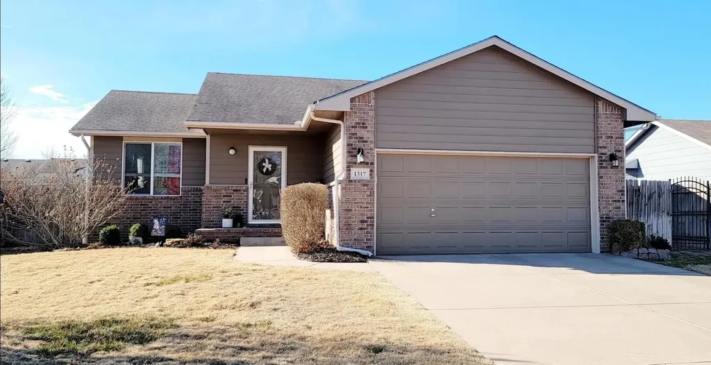 1317 E Hurley Street Haysville KS 67060