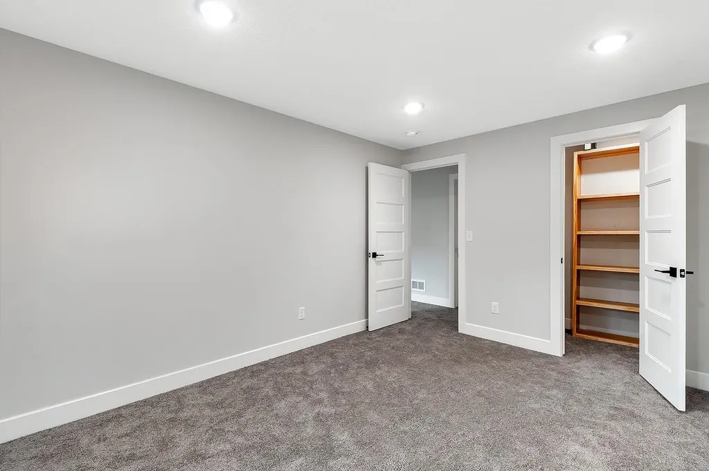 2246 S Nicole Circle Andover KS 67002
