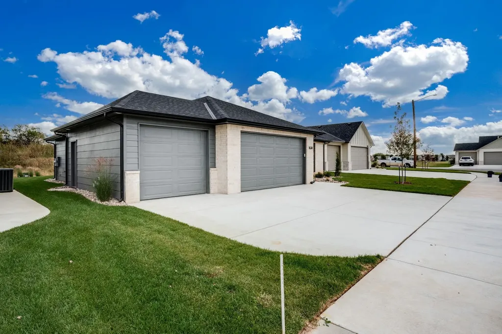 1634 N Forestview Street Wichita KS 67235