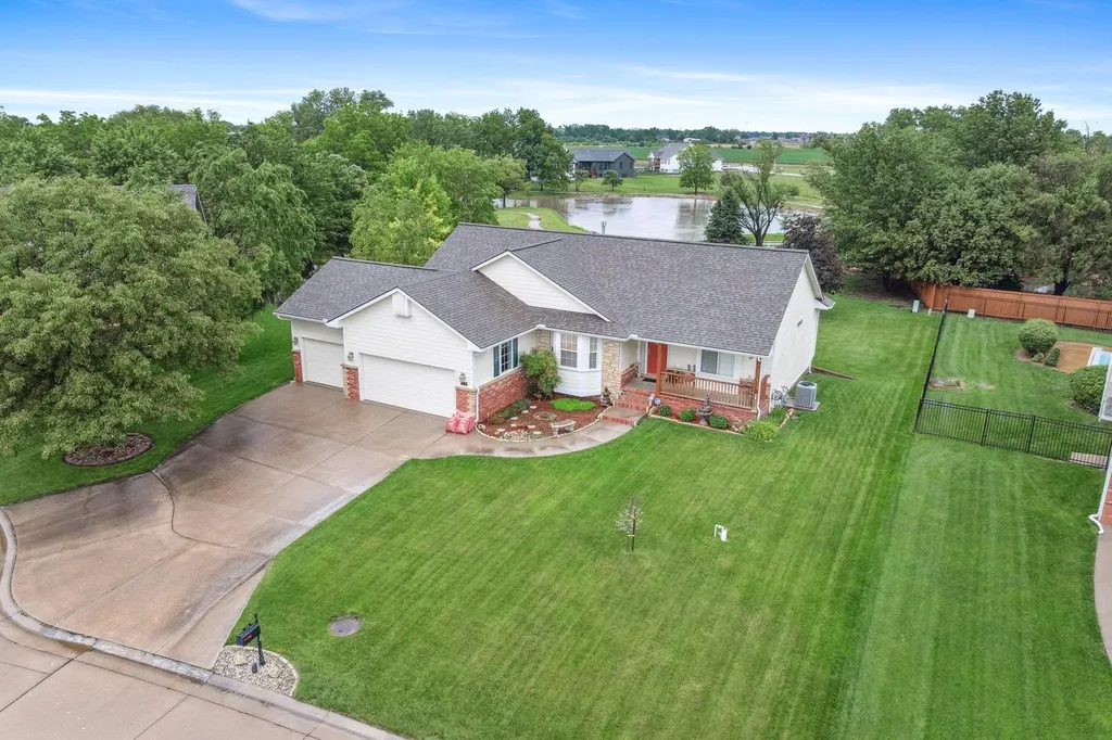 518 Autumn Glen Court Newton KS 67114