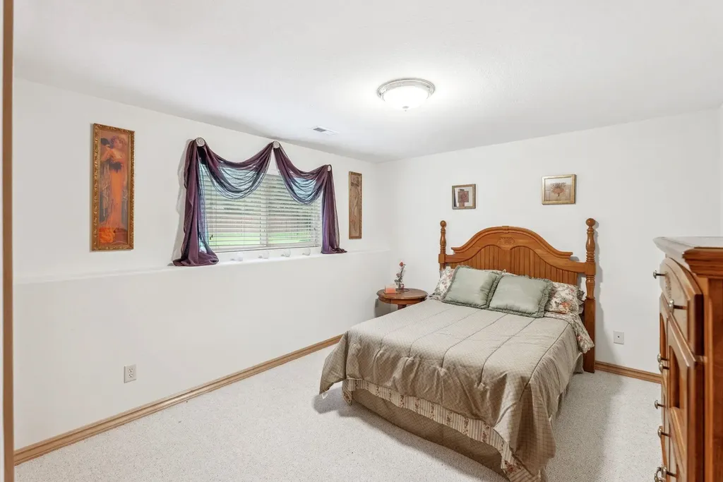 518 Autumn Glen Court Newton KS 67114