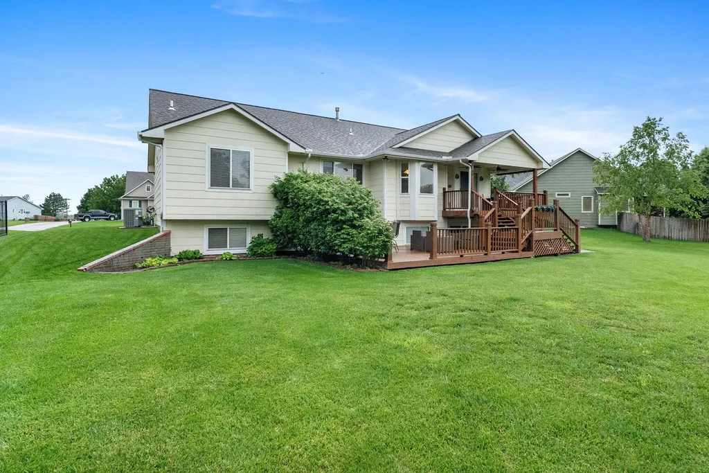 518 Autumn Glen Court Newton KS 67114