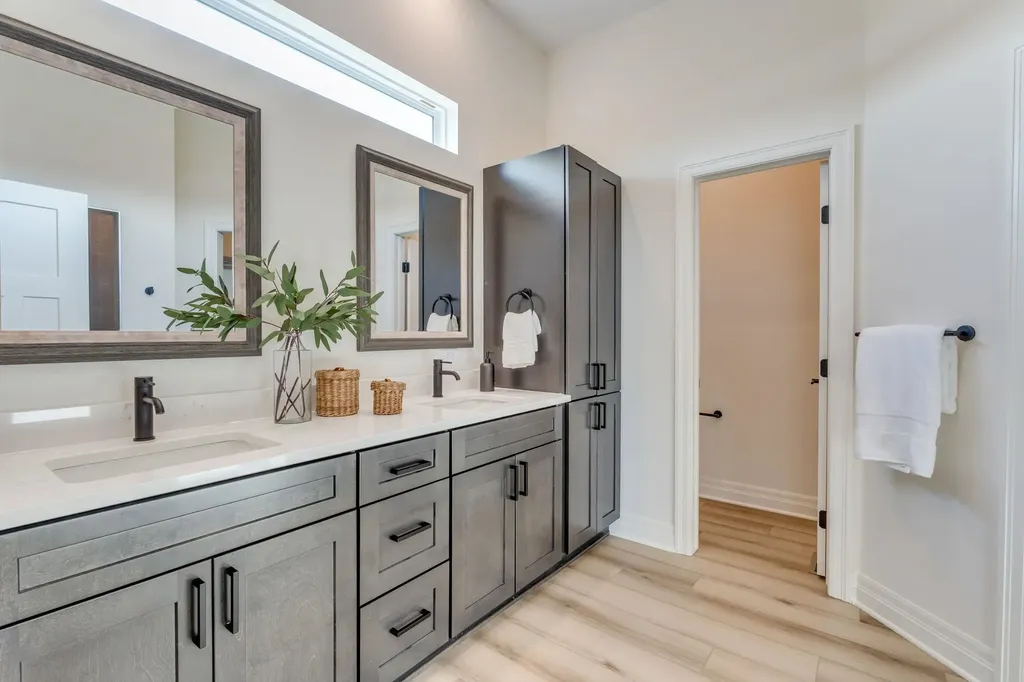 100 S Wellcrest Court Wichita KS 67052