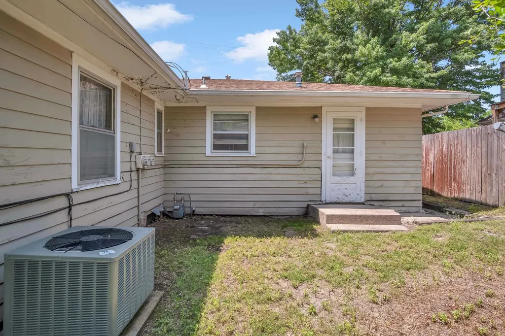 914-916 N Pine Street Newton KS 67114