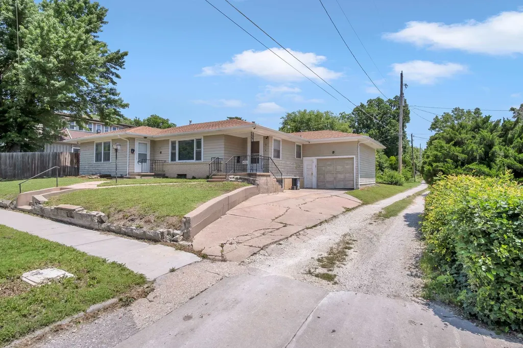 914-916 N Pine Street Newton KS 67114