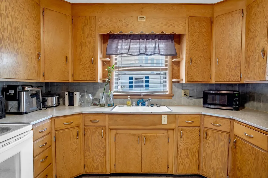 914-916 N Pine Street Newton KS 67114