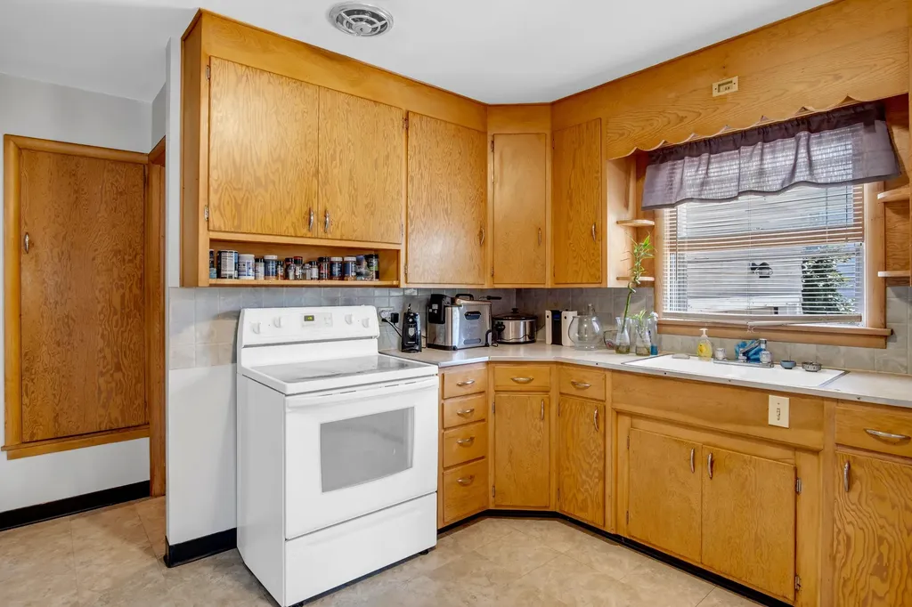 914-916 N Pine Street Newton KS 67114