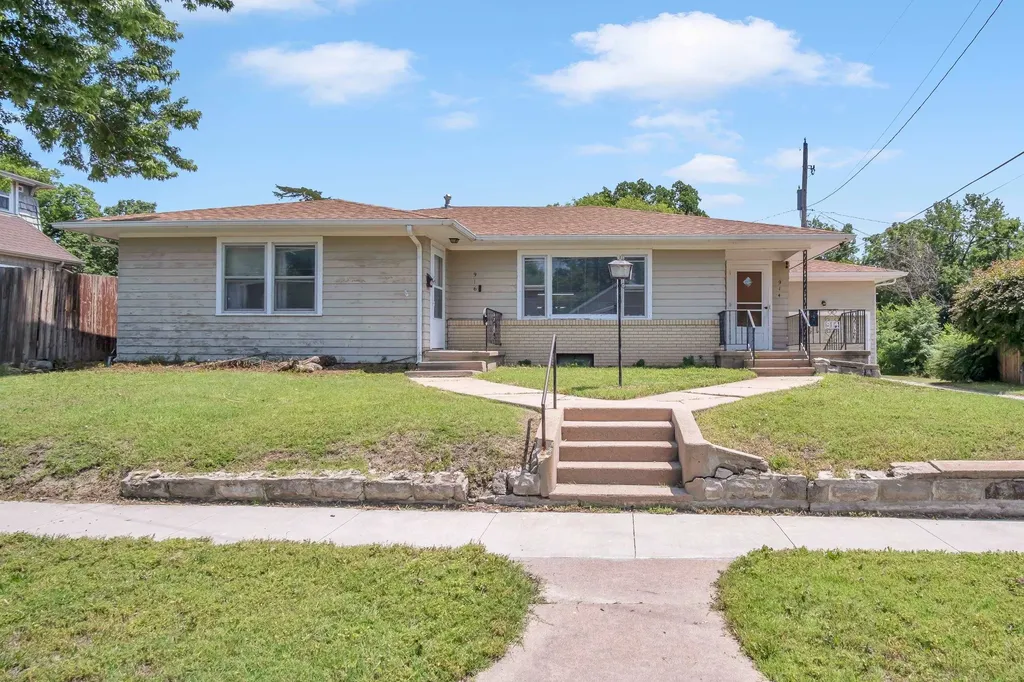 914-916 N Pine Street Newton KS 67114
