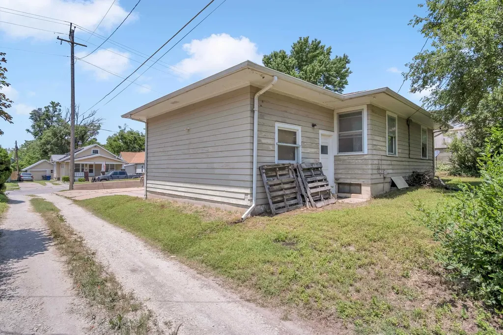 914-916 N Pine Street Newton KS 67114