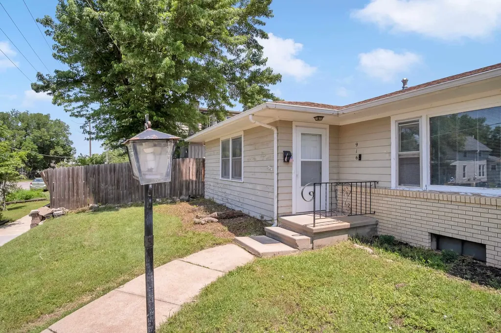 914-916 N Pine Street Newton KS 67114