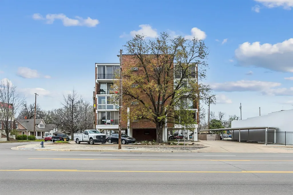 330 W Central El Dorado KS 67042