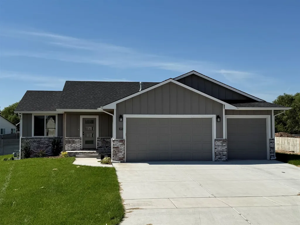 102 E Poplar Court Goddard KS 67052
