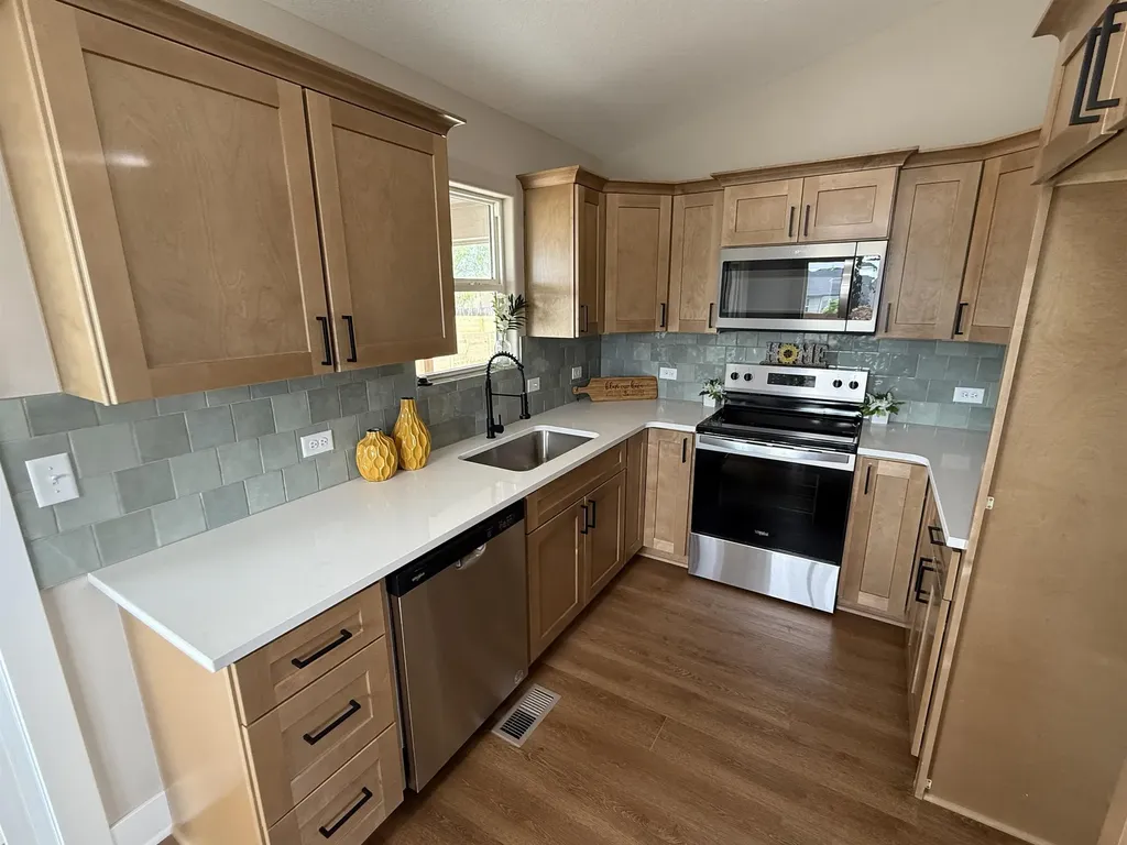 102 E Poplar Court Goddard KS 67052