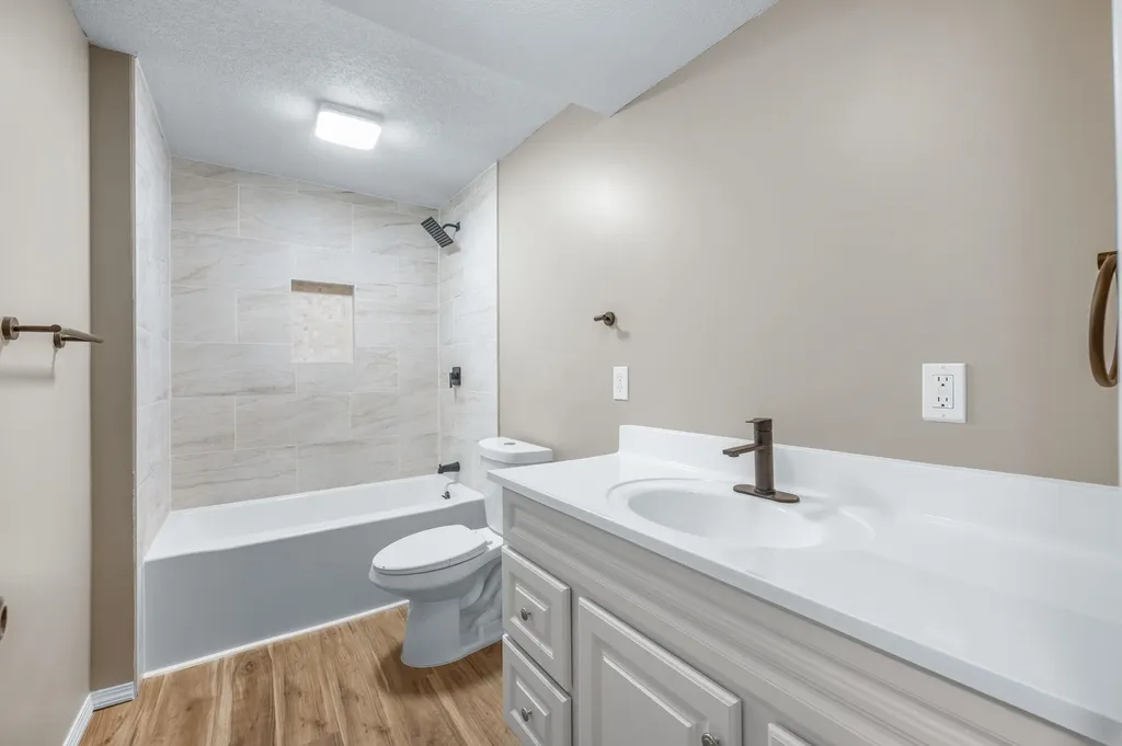 7025 E 39th Street N Wichita KS 67226