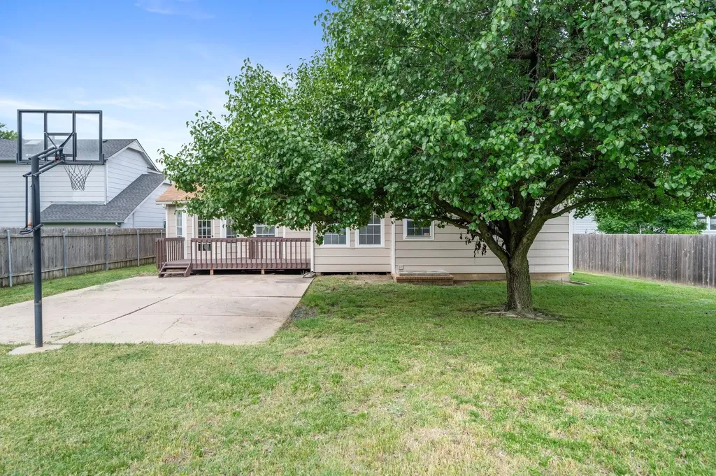 7025 E 39th Street N Wichita KS 67226