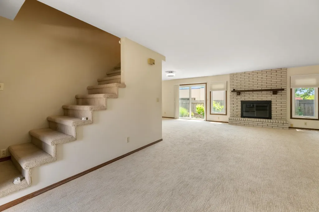 641 N Woodlawn Wichita KS 67208