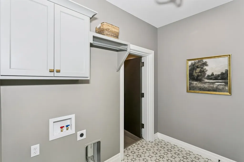 2834 W Shearwater Wichita KS 67204