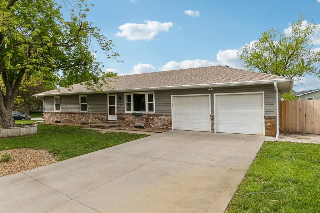 6 Adams Place Halstead KS 67056