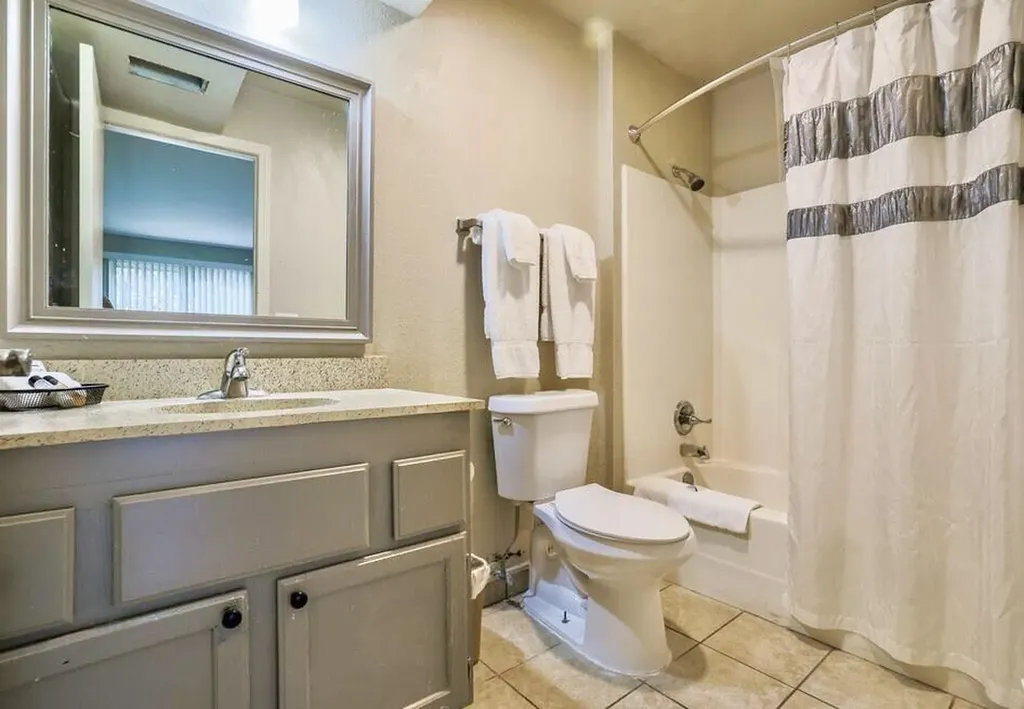 2280 N Tara Wichita KS 67226