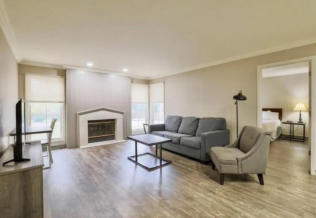 2280 N Tara Wichita KS 67226
