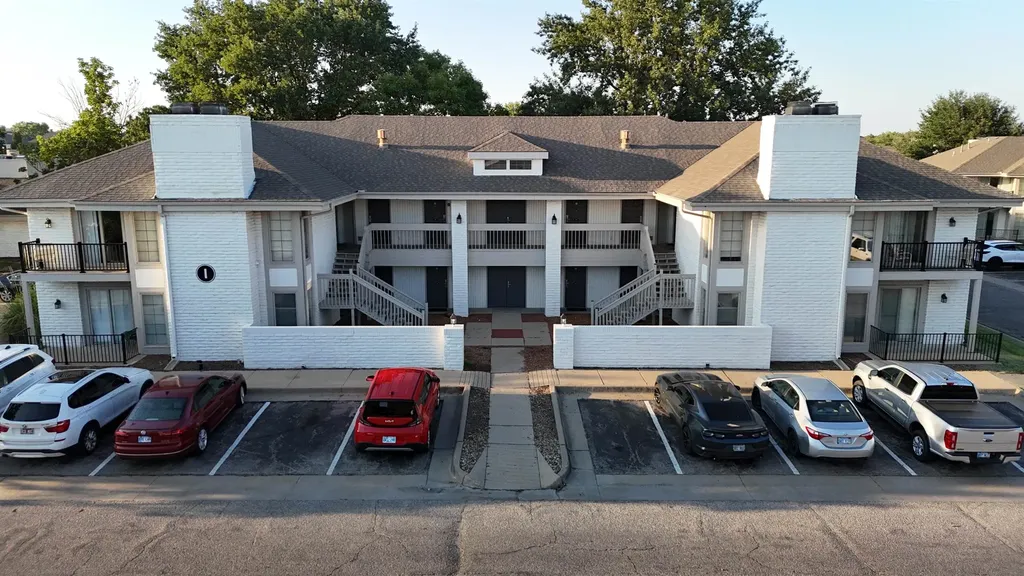2280 N Tara Wichita KS 67226