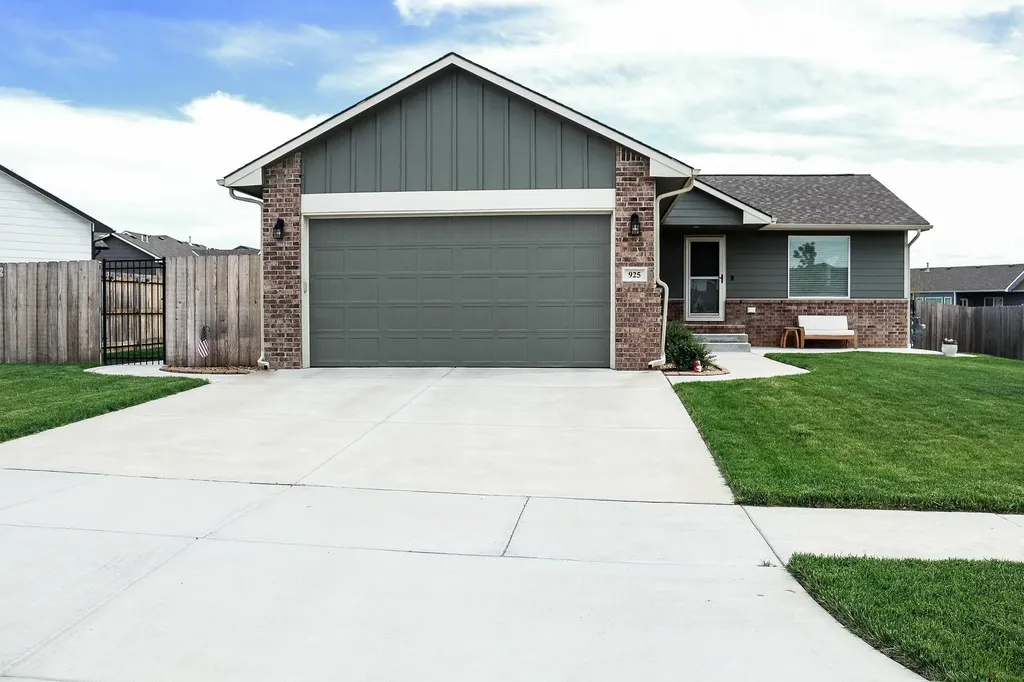 925 Bellows Street Derby KS 67037