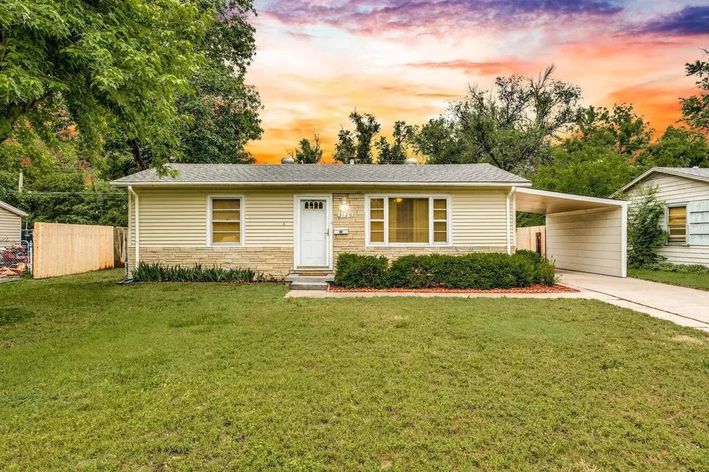 3120 W Dora Wichita KS 67213