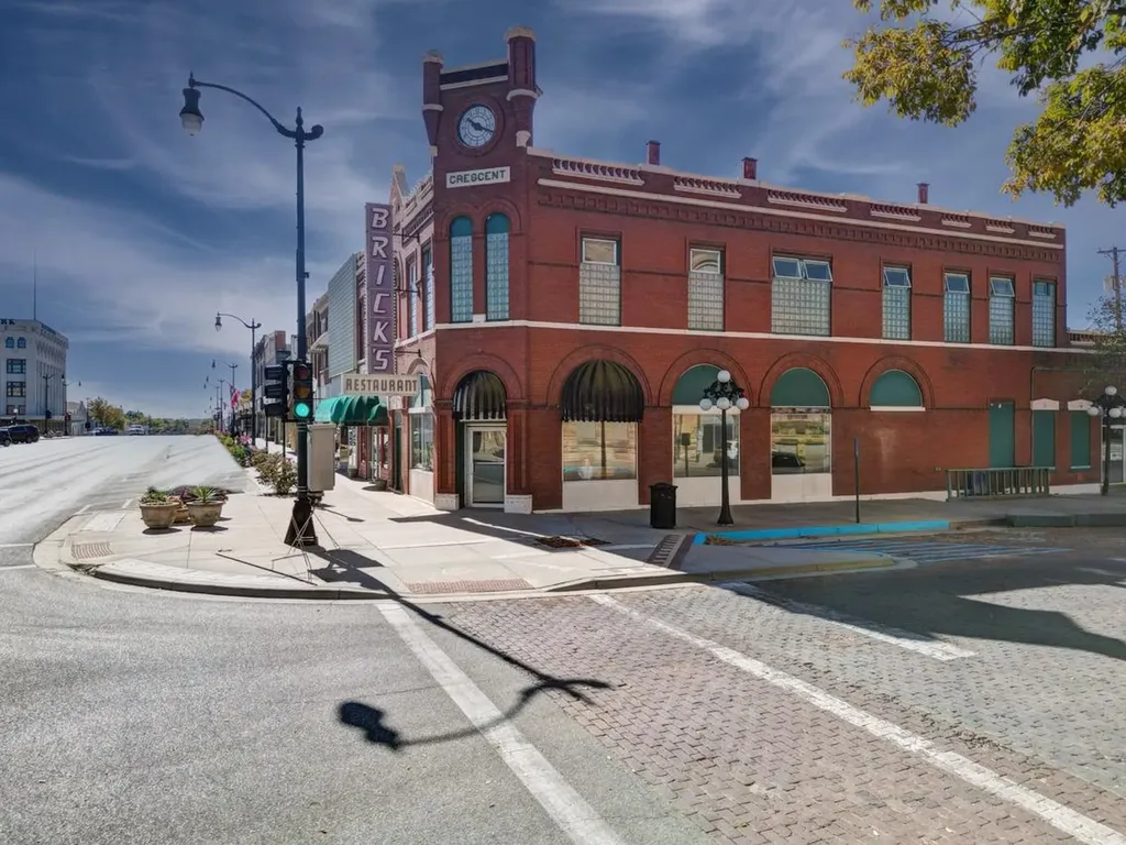 301 S Summit Street Arkansas City KS 67005