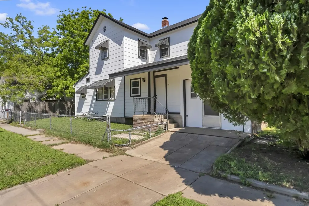 729 & 729 1/2 S Martinson Street Wichita KS 67213