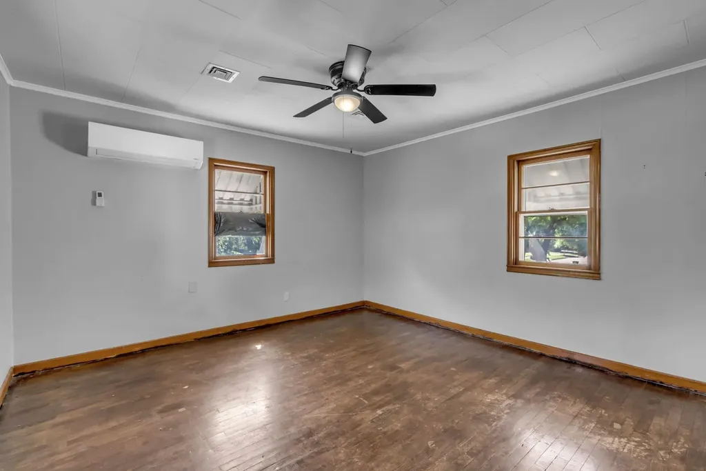 729 & 729 1/2 S Martinson Street Wichita KS 67213