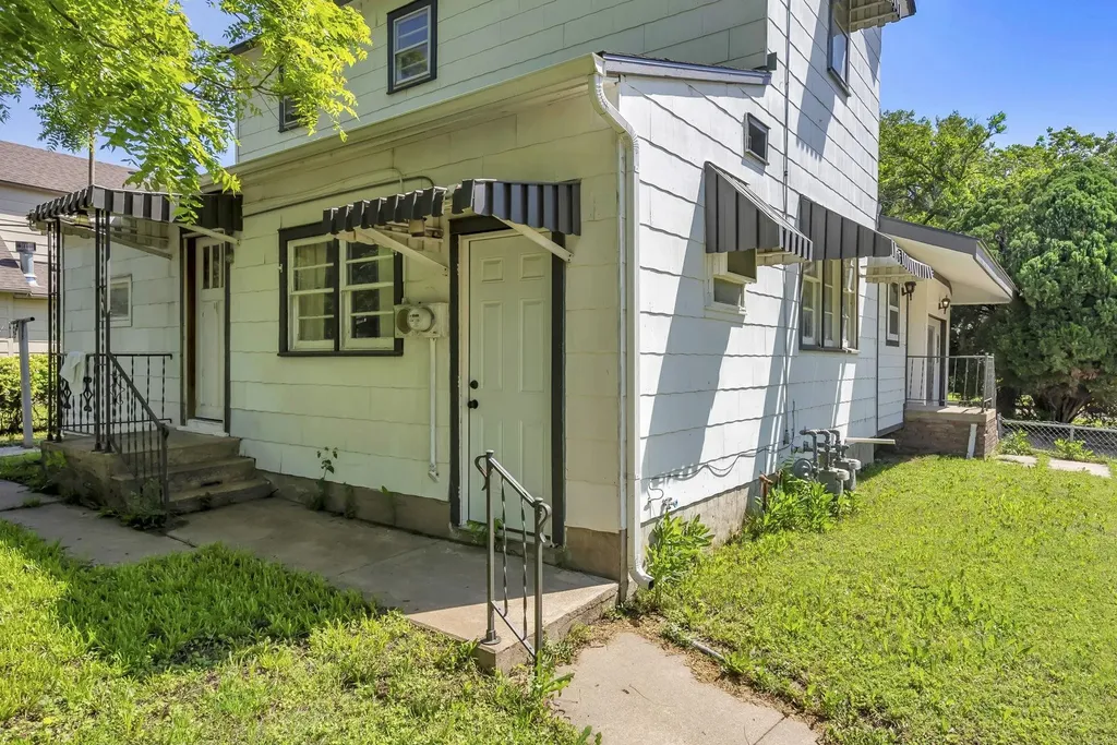 729 & 729 1/2 S Martinson Street Wichita KS 67213