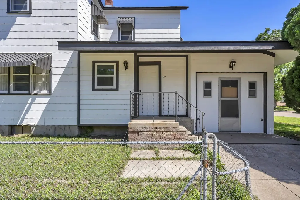 729 & 729 1/2 S Martinson Street Wichita KS 67213