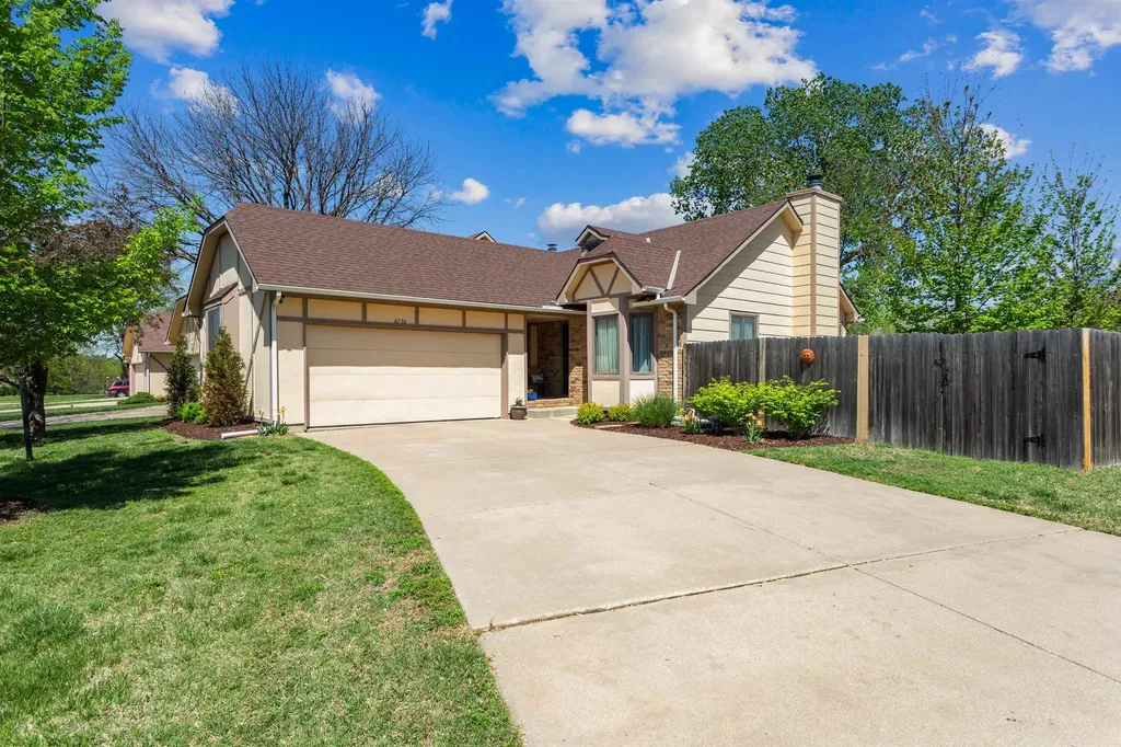 6736 E Pepperwood Wichita KS 67226