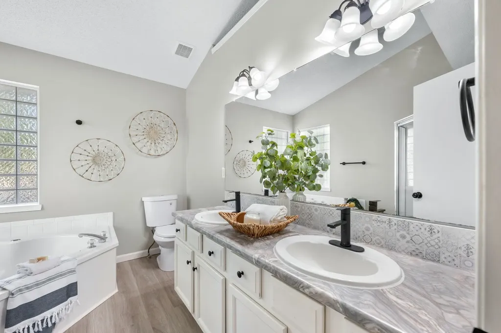 2618 N Keith Court Wichita KS 67205