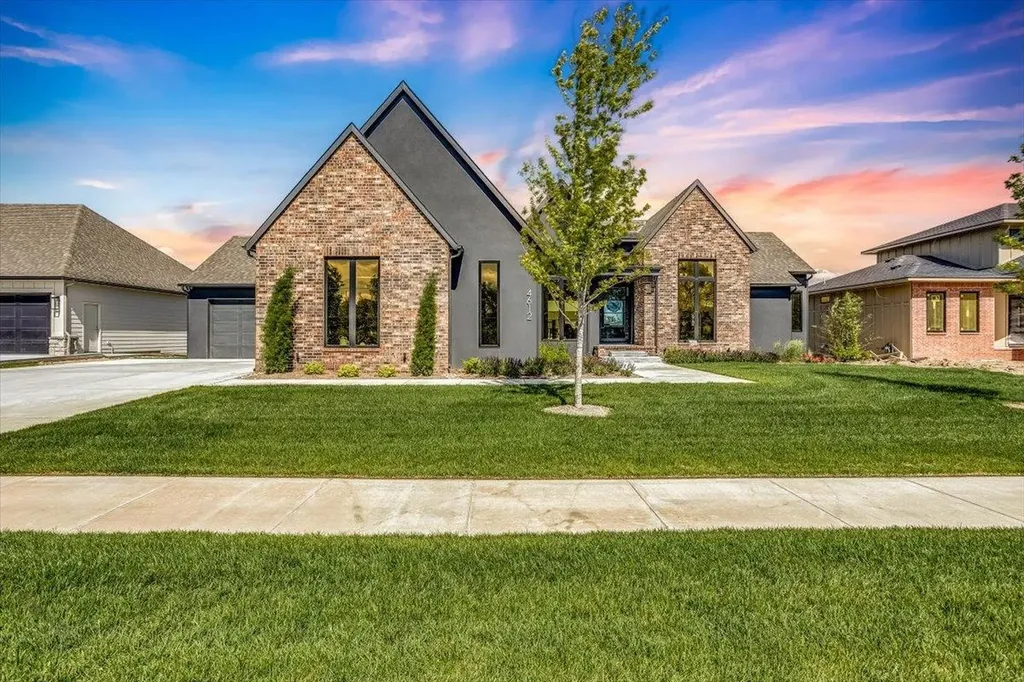 4612 N Ridge Port Street Wichita KS 67205-8824