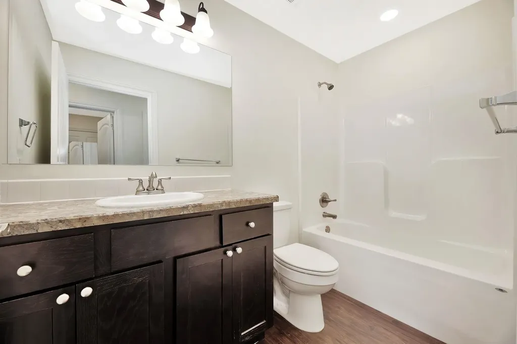 638 N Redbud Court Valley Center KS 67147