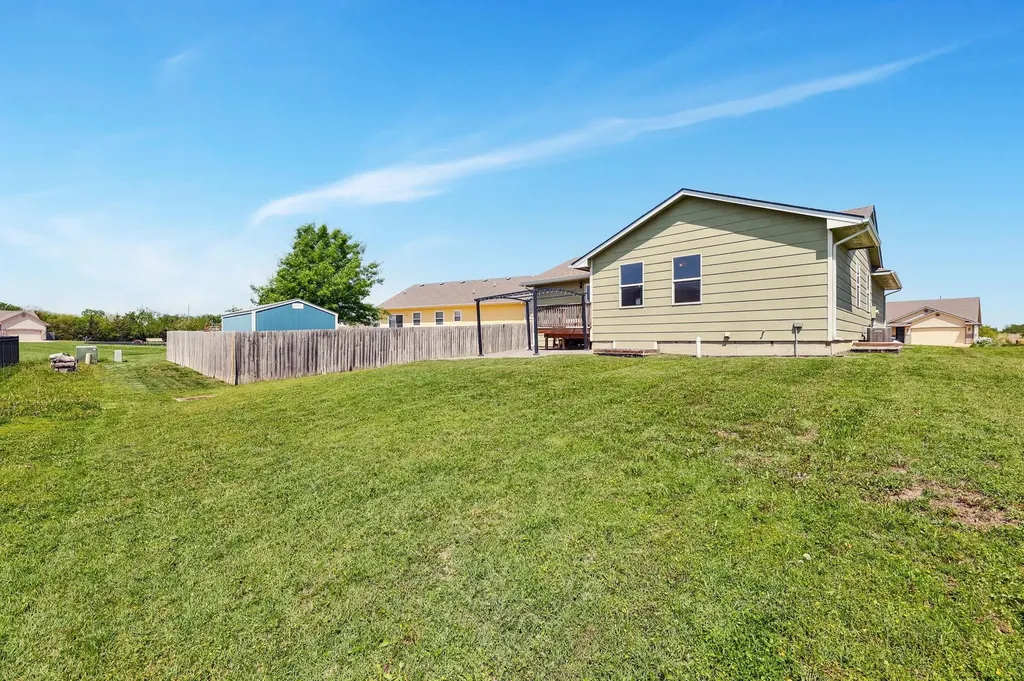 638 N Redbud Court Valley Center KS 67147