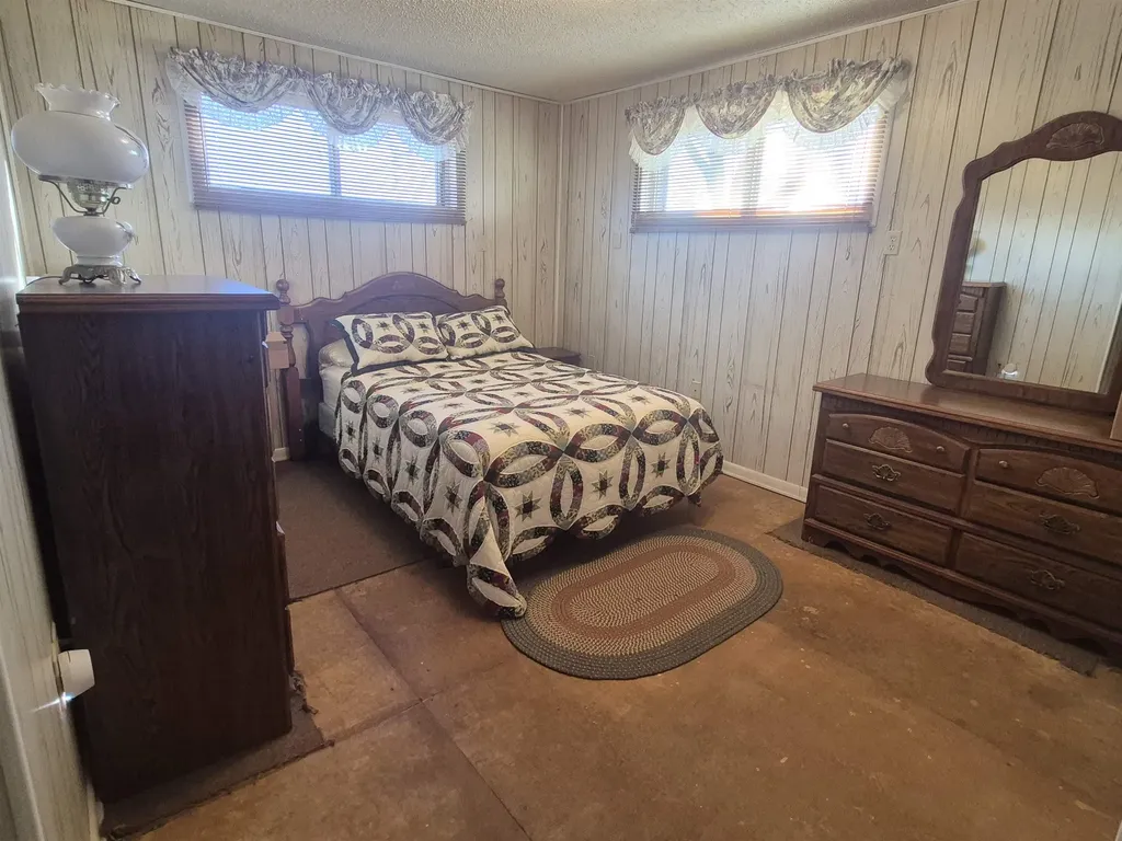 1533 N C Street Arkansas City KS 67005