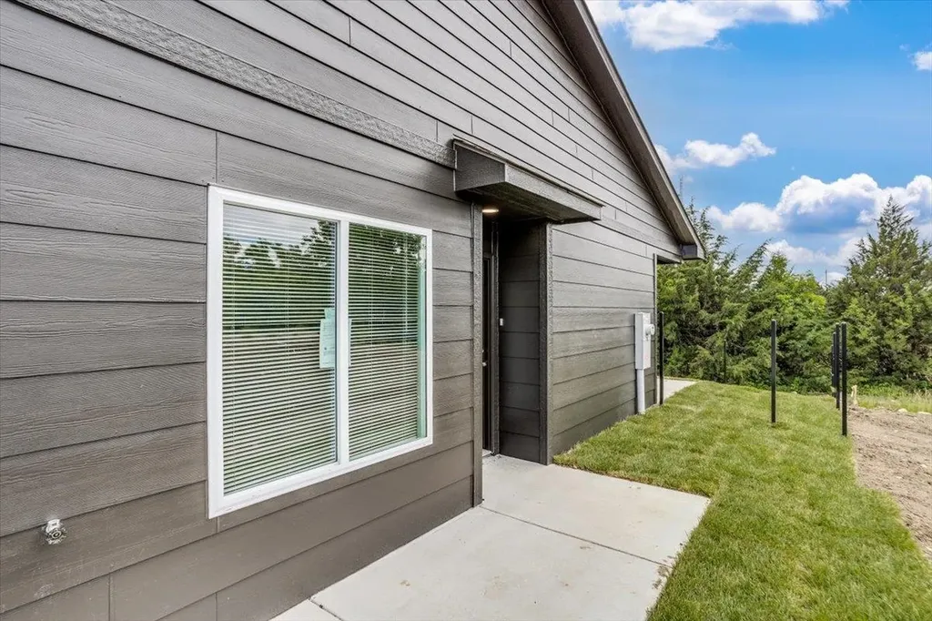 3209 E Thunder Wichita KS 67219