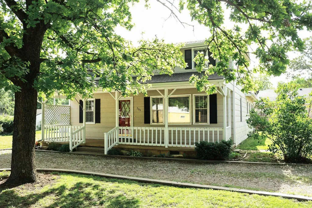 705 S College Avenue Mulvane KS 67110