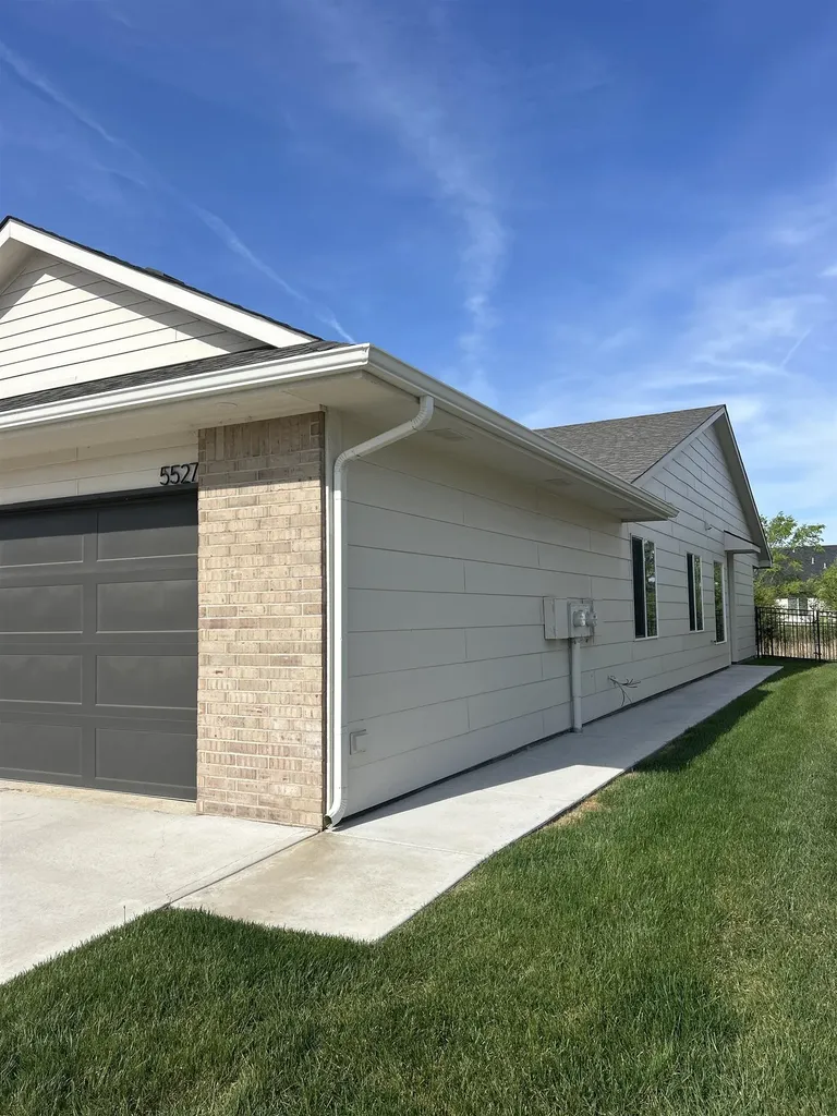 5519-5521 N Sandkey Court Wichita KS 67204