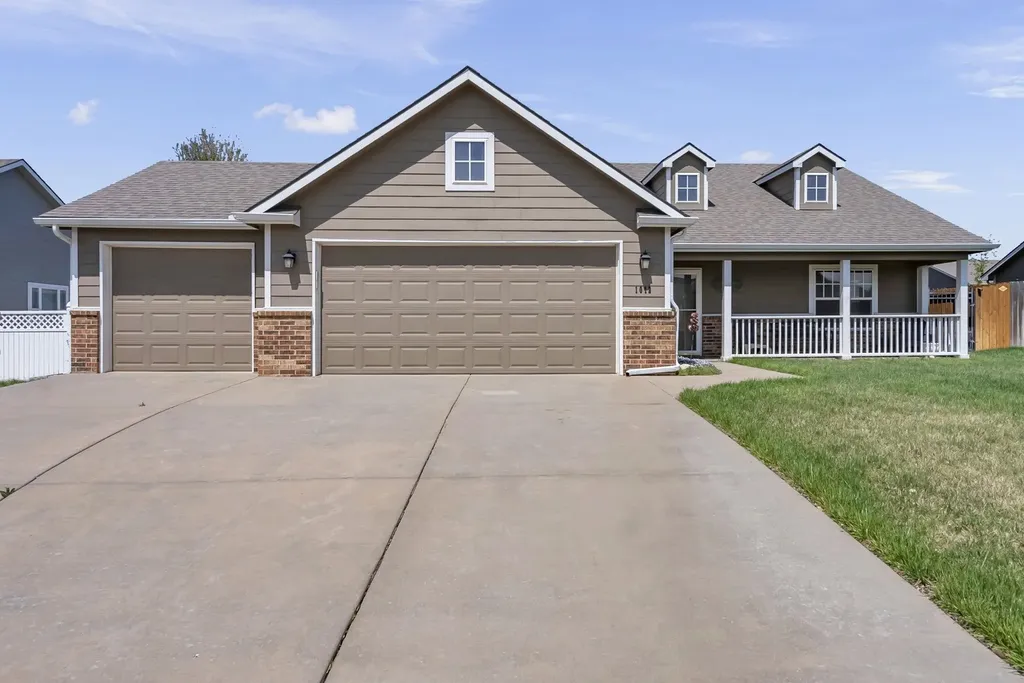 1012 E Stone Path Street Derby KS 67037