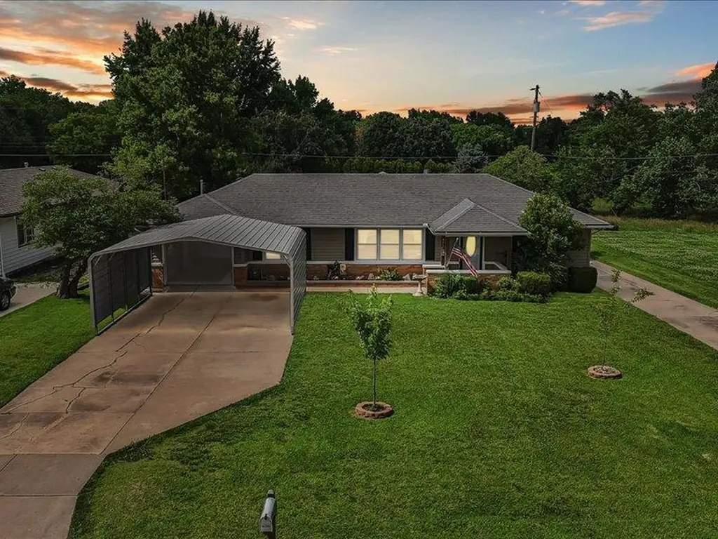 630 W 10th Avenue El Dorado KS 67042
